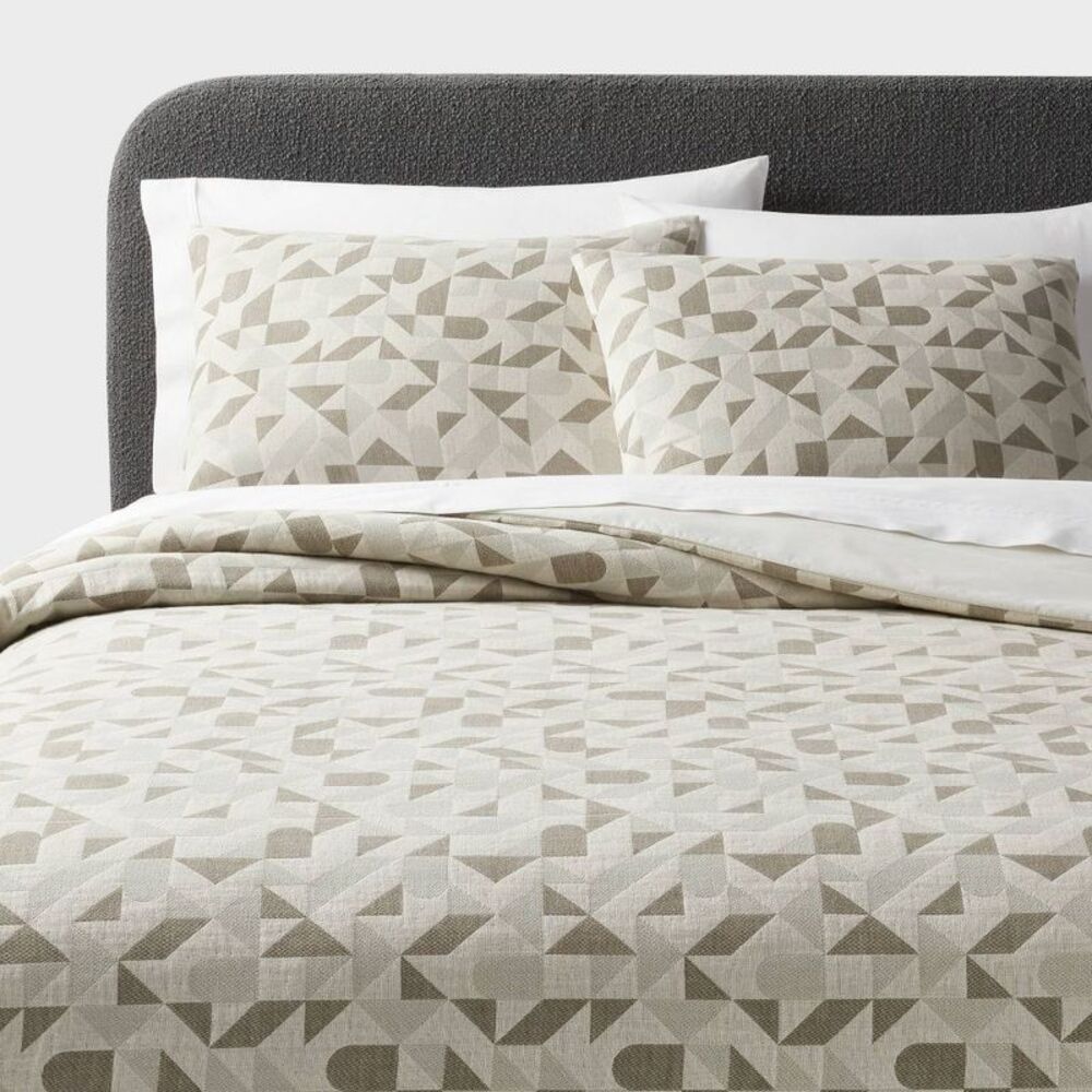 Threshold - King Mod Geo Matelasse Duvet Cover and Sham Set Da Olive Green